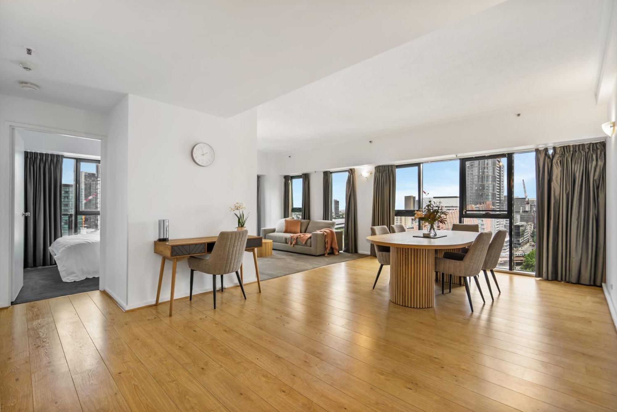 Apartment Stunning River View On Flinders Street