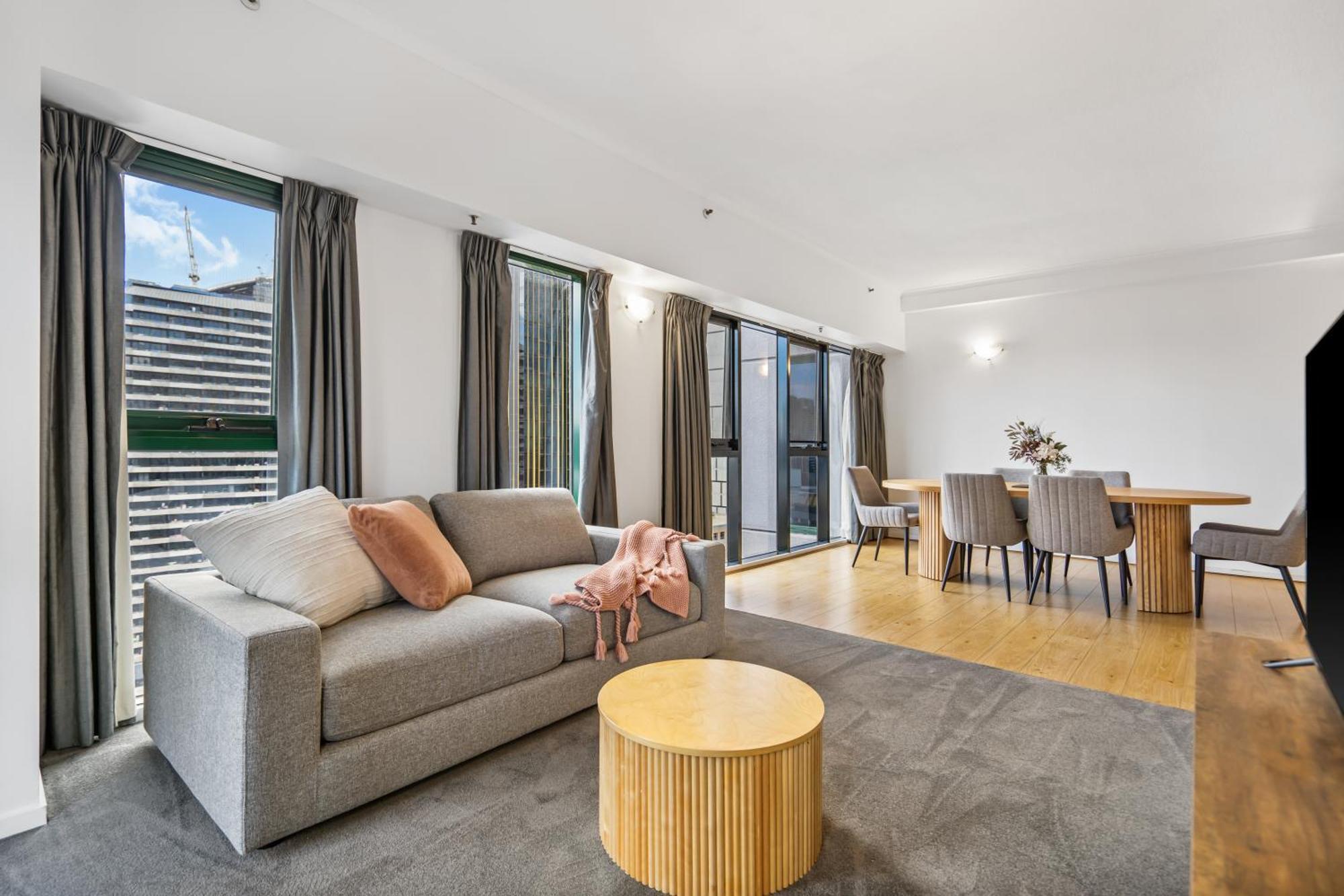 Stunning River View On Flinders Street Apartment *